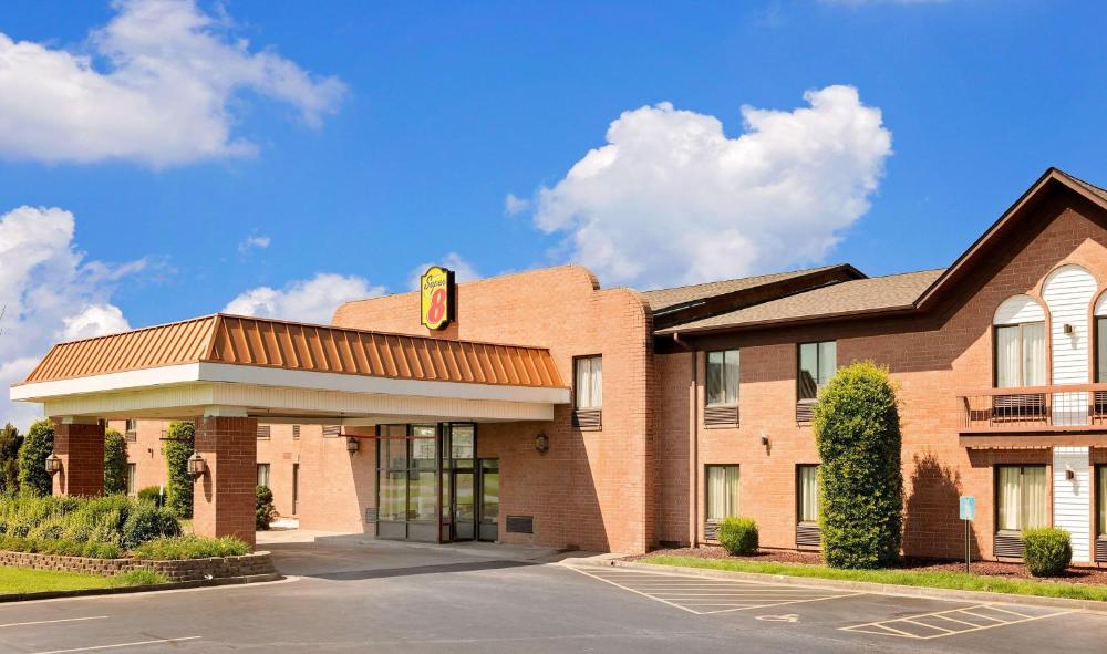 Super 8 by Wyndham Metropolis